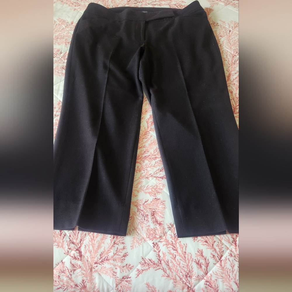 WHITE HOUSE BLACK MARKET black crop pants.